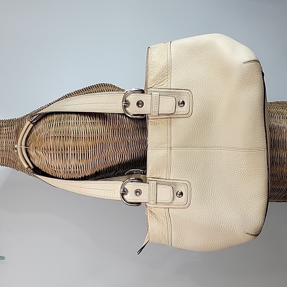 Coach Soho Collection Satchel Light Beige Pebble Leather Shoulder Tote Bag Bin6 - Picture 3 of 16